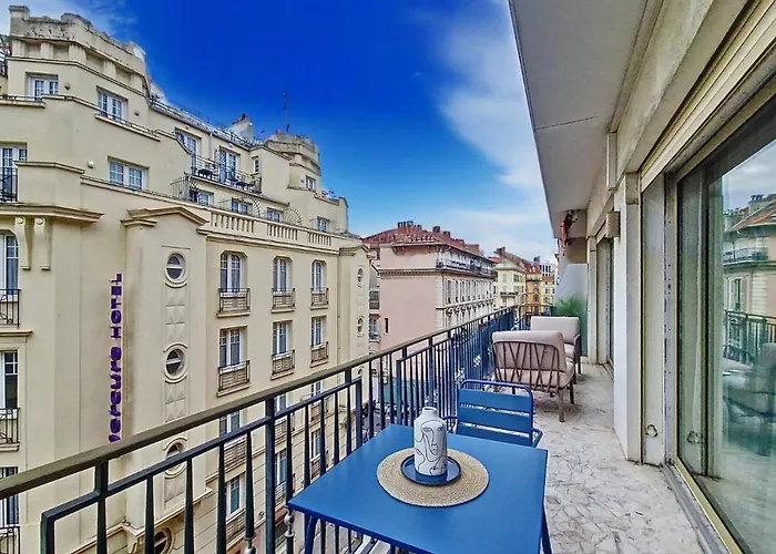 Nestor&jeeves - Le Victoria - - Terrace